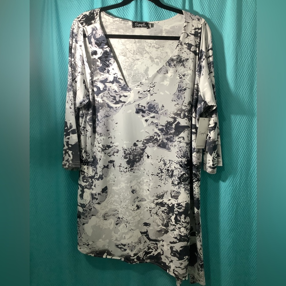 Sympli tunic length, three quarters sleeve top.